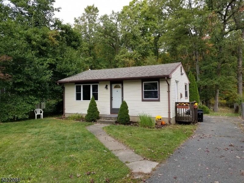 4 Florida Ave, Lake Hopatcong, NJ 07849 - photo 1