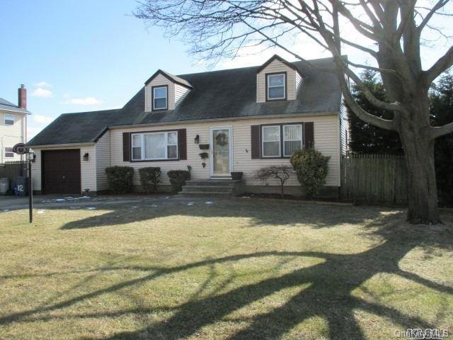 12 E June St, Lindenhurst, NY 11757 - photo 1