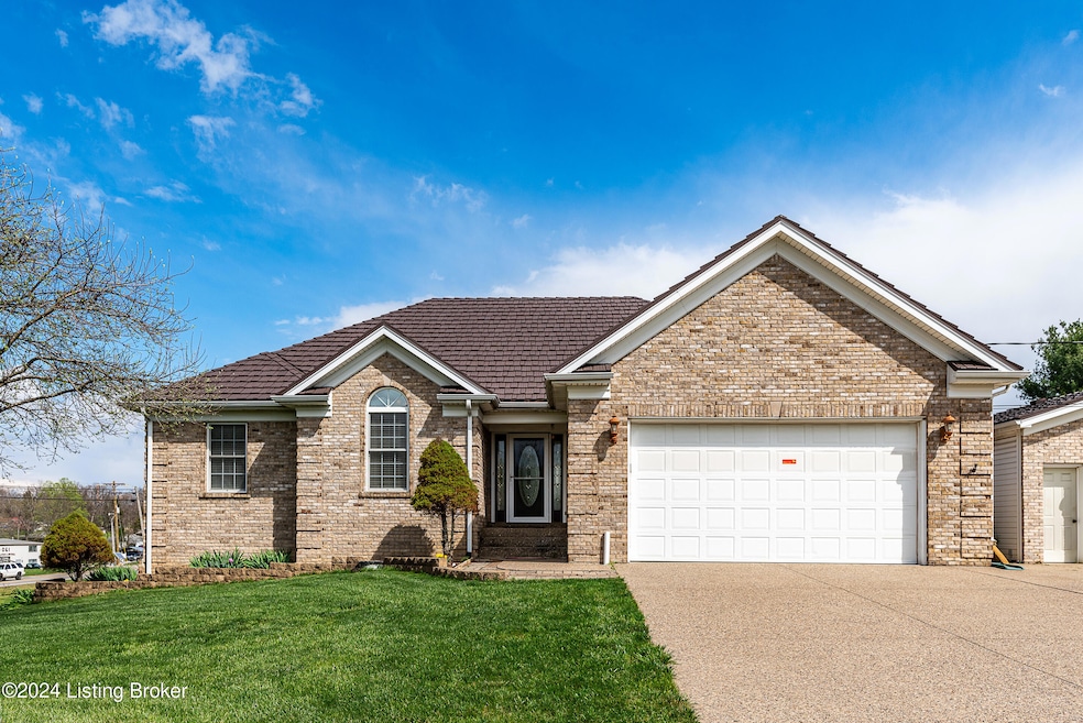 140 Highland Springs Dr, Mount Washington, KY 40047 - photo 1