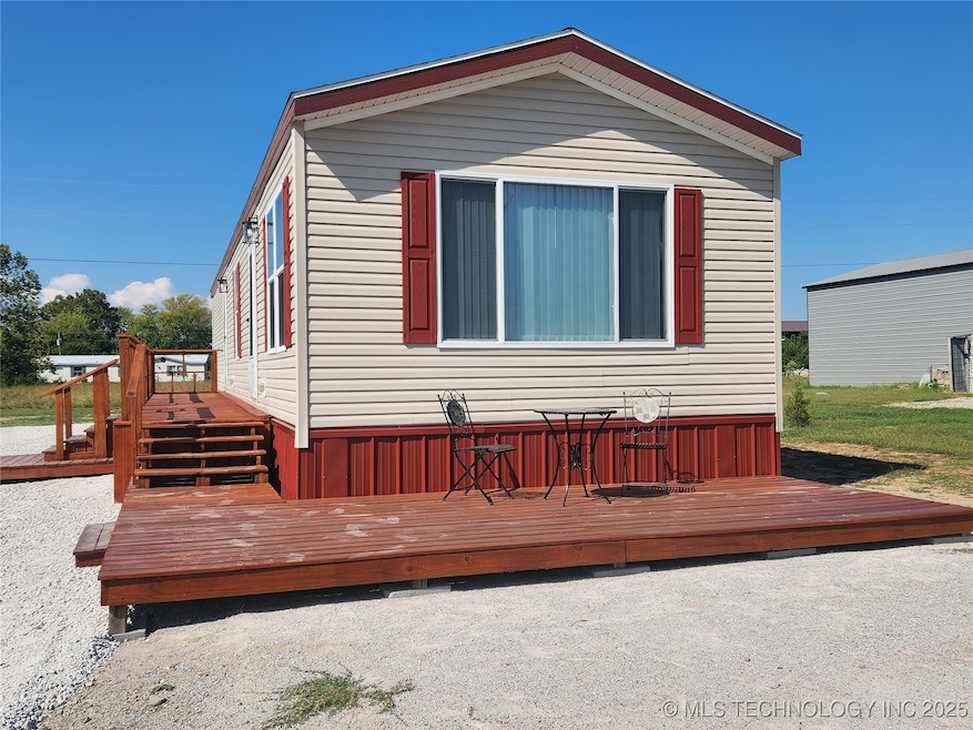 Full Deck and Porch looking at the Pond