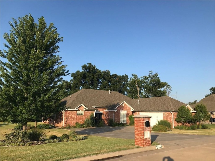 2313 Pinehurst Ct, Shawnee, OK 74801 - photo 1