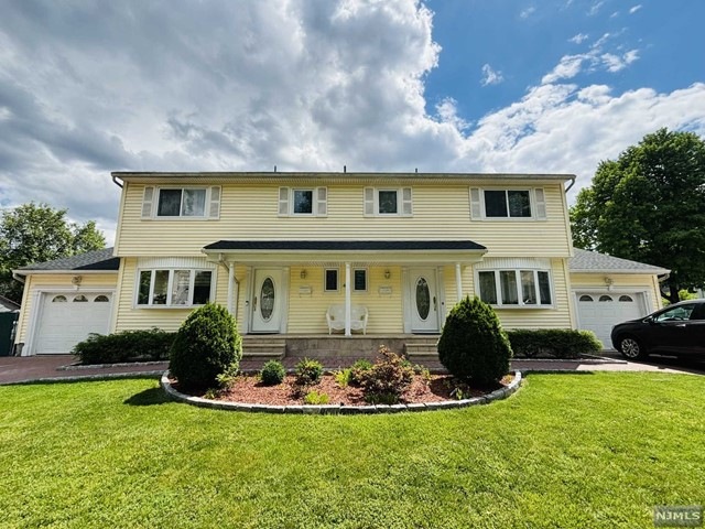 60 Primrose Ln, Paramus, NJ 07652 - photo 1