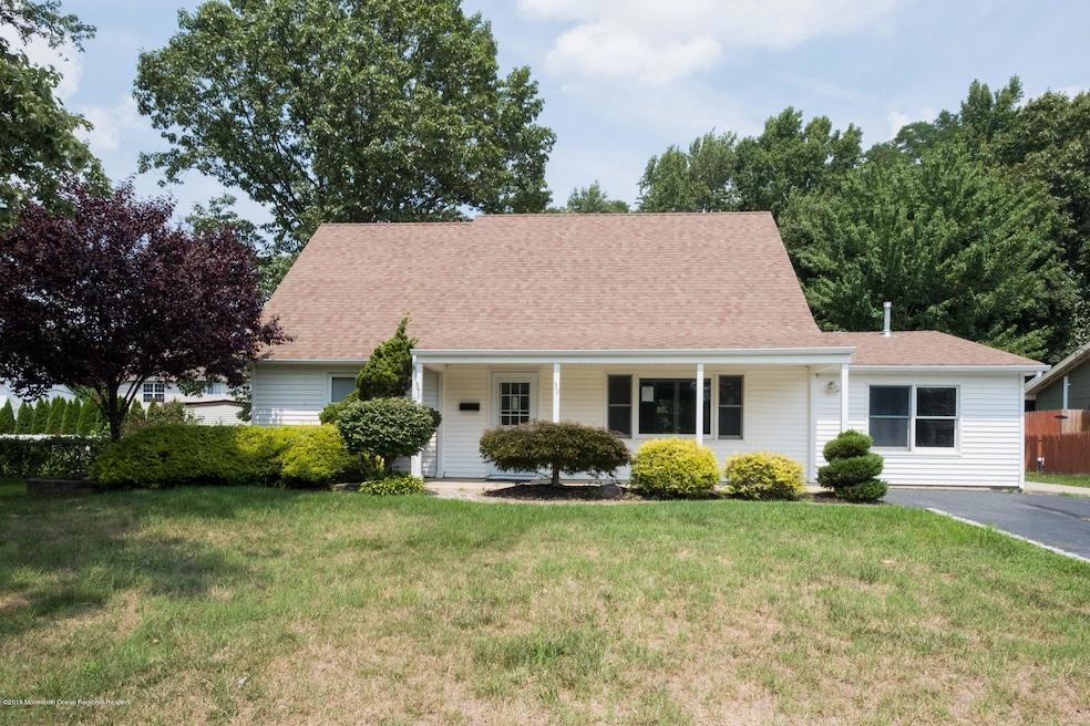 39 Northland Ln, Matawan, NJ 07747 - photo 1