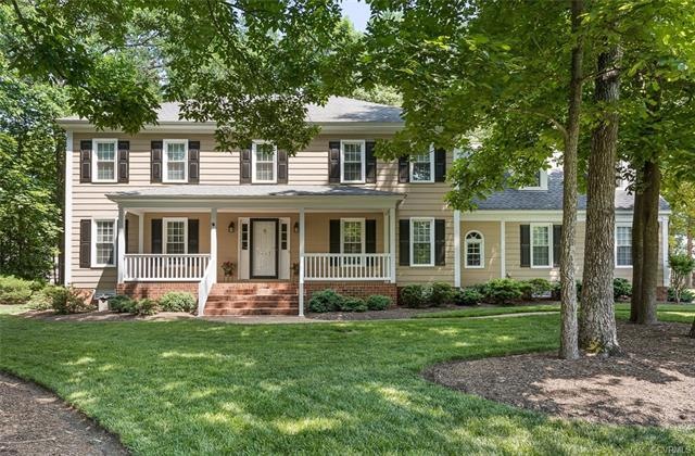 Gorgeous Colonial with stunning carpet-like lawn.