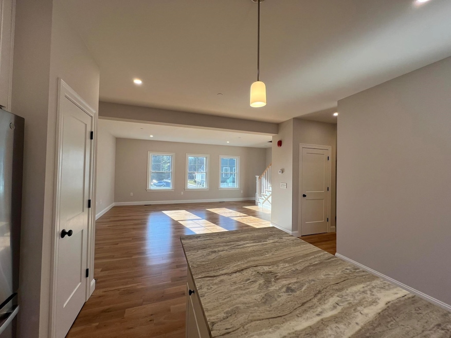 16 Juniper Ln, Portsmouth, NH 03801 - photo 1