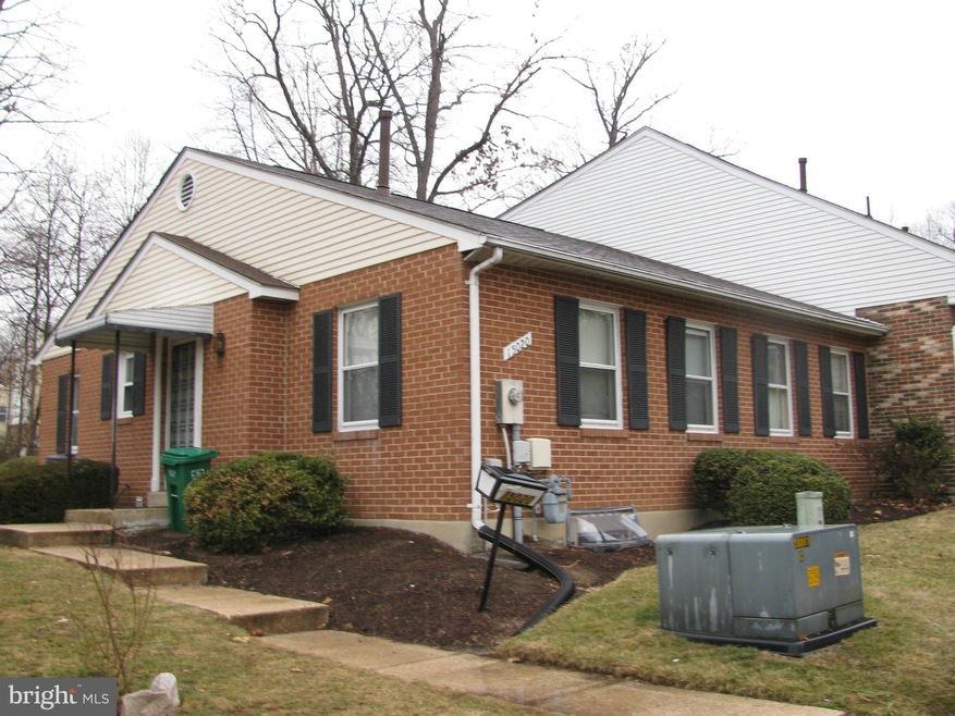 15020 Laurel Oaks Ln, Laurel, MD 20707 - photo 1