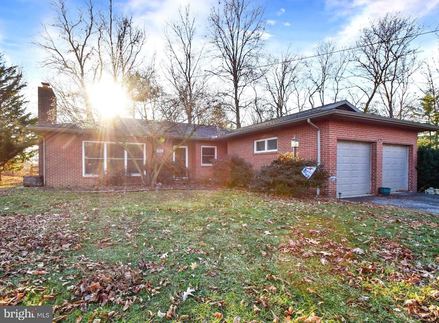 344 Overhill Dr, Chambersburg, PA 17202 - photo 1