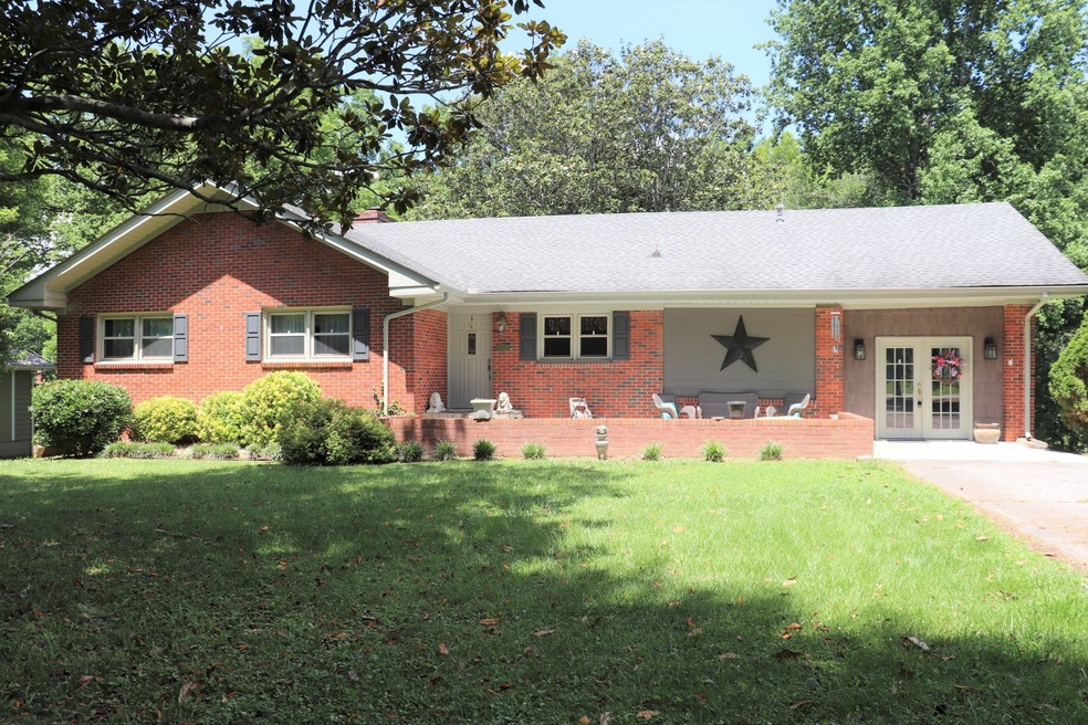 1305 Sycamore Dr, Manchester, TN 37355 - photo 1