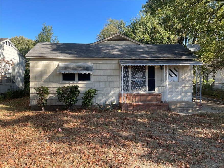 1215 W Munson St, Denison, TX 75020 - photo 1