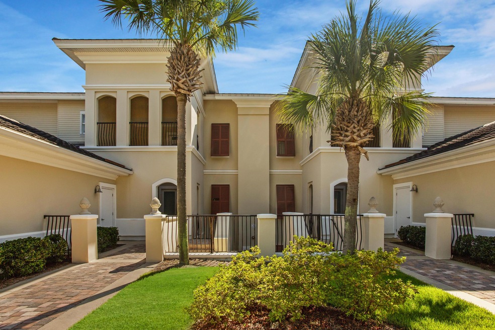 5379 Pine Ridge Villas