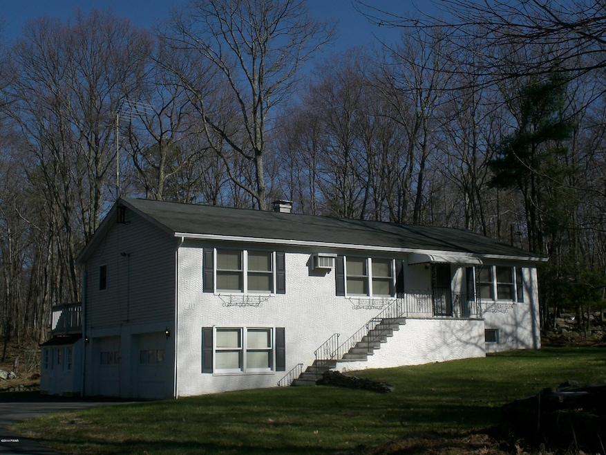 210 Aspen Dr, Milford, PA 18337 - photo 1