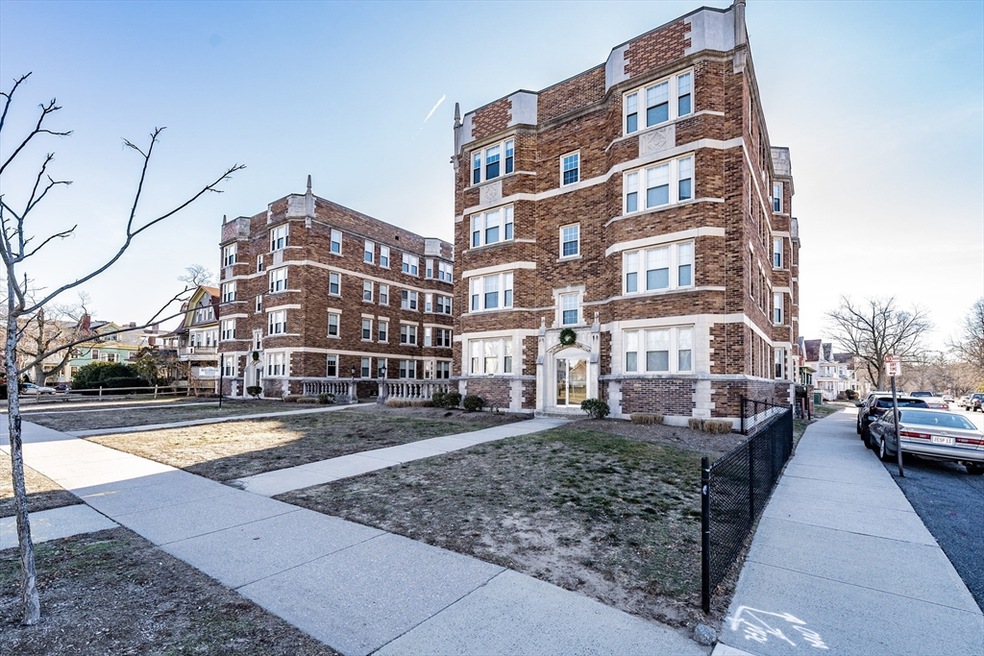 91 Sumner Ave unit 5, Springfield, MA 01108 - photo 1