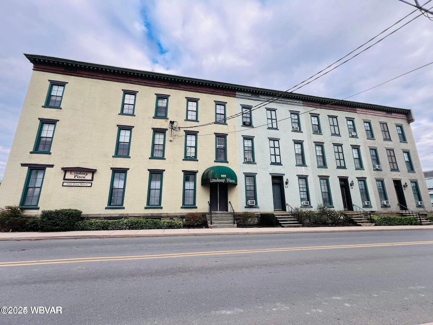 300 E Water St unit 26, Lock Haven, PA 17745 - photo 1