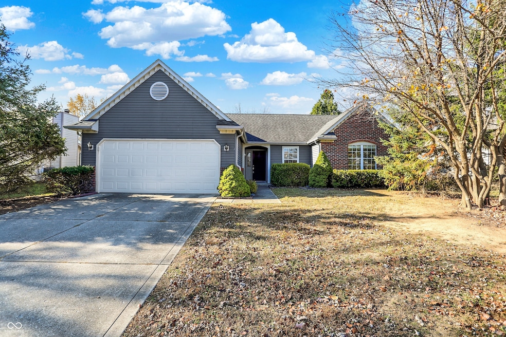 7532 Crickwood Ln, Indianapolis, IN 46268 - photo 1