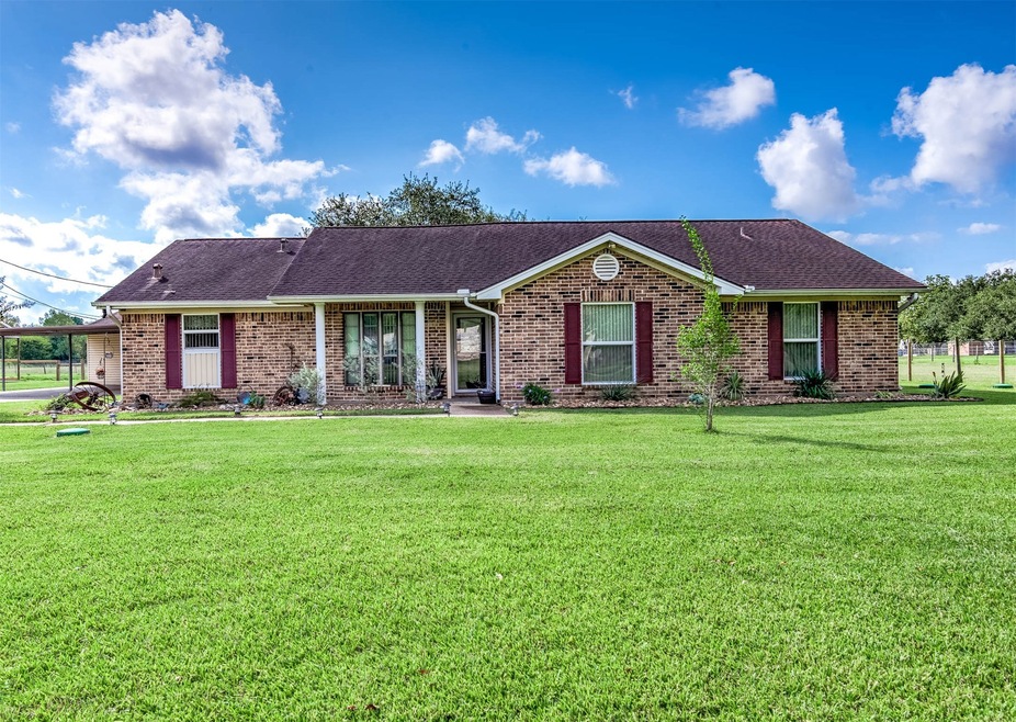 2542 County Road 357-A, Alvin, TX 77511 - photo 1