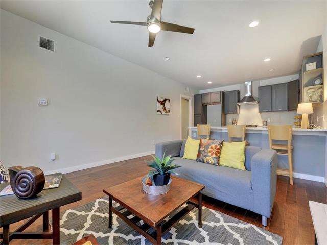 Bright living & kitchen area