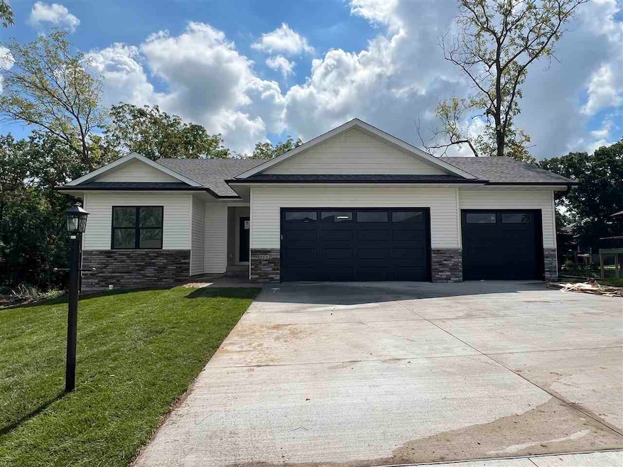 Sold $577,100 • Co-Listing Agent