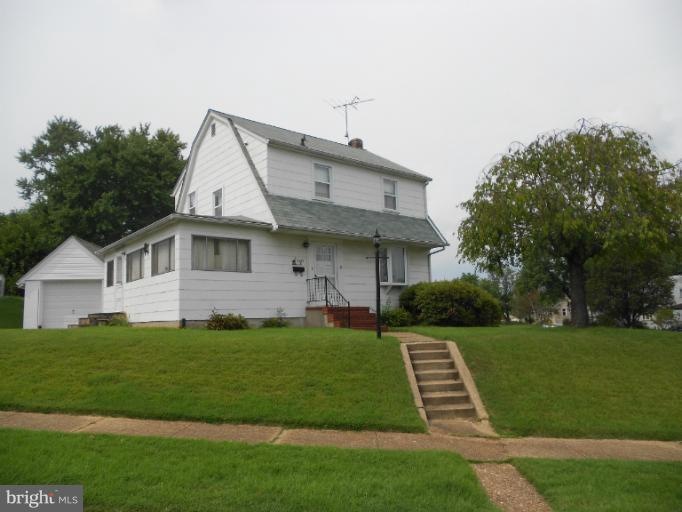 5564 Oakland Rd, Halethorpe, MD 21227 - photo 1