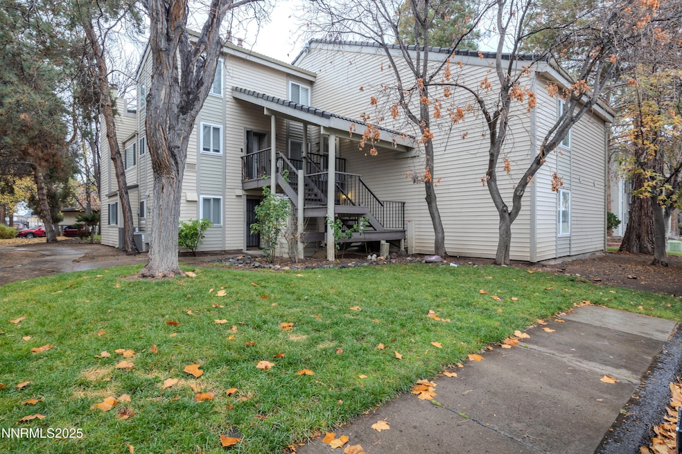 2335 Roundhouse Rd, Sparks, NV 89431 - photo 1