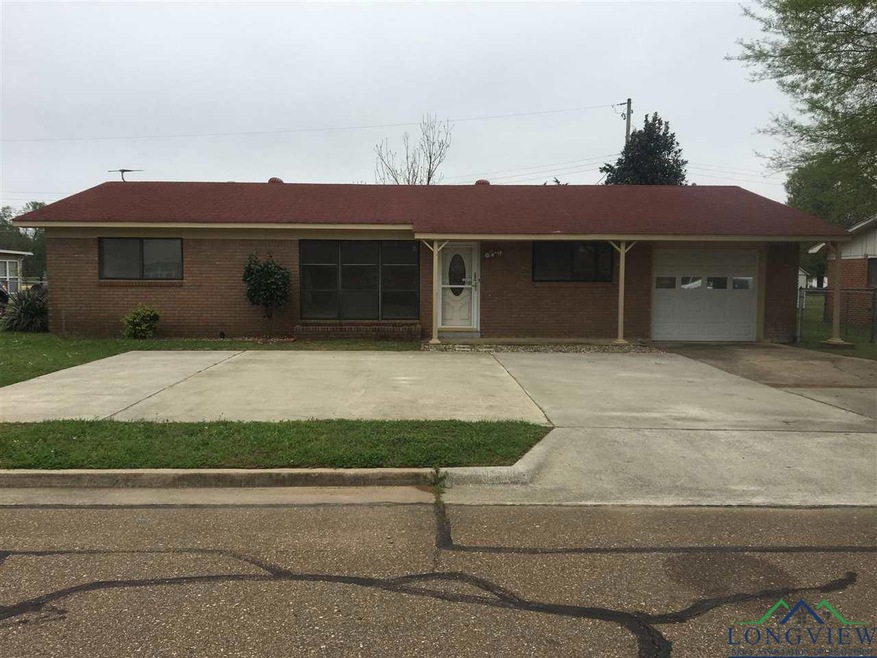 1717 Plantivigne Dr, Texarkana, TX 75501 - photo 1