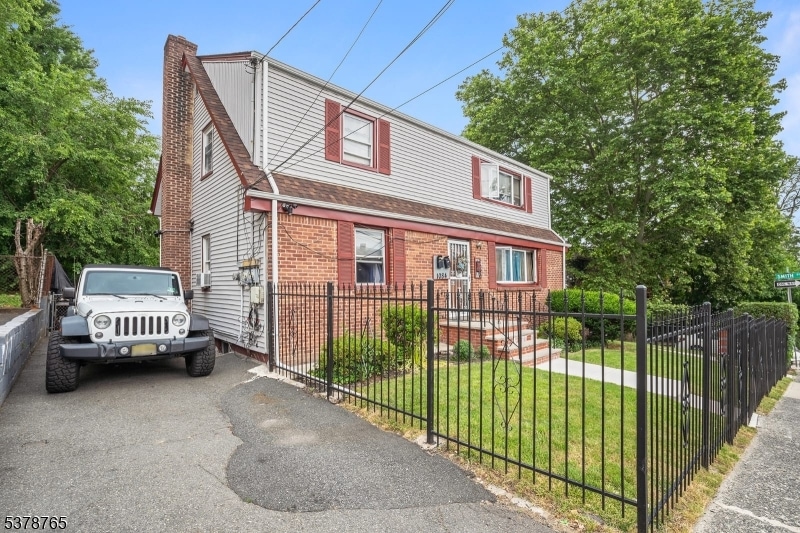 1080 18th Ave, Newark, NJ 07106 - photo 1