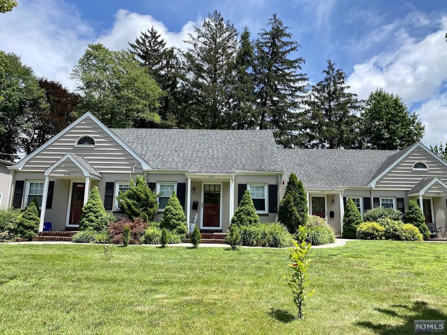 258 Tenafly Rd unit 2, Tenafly, NJ 07670 - photo 1