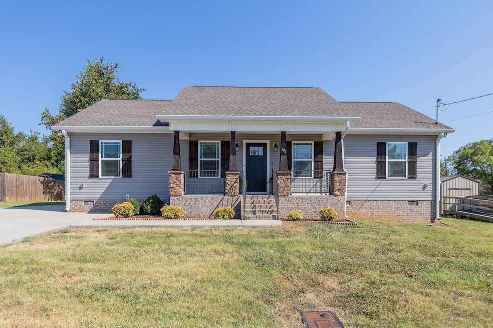 102 Lexington Cove Blvd, Shelbyville, TN 37160 - photo 1