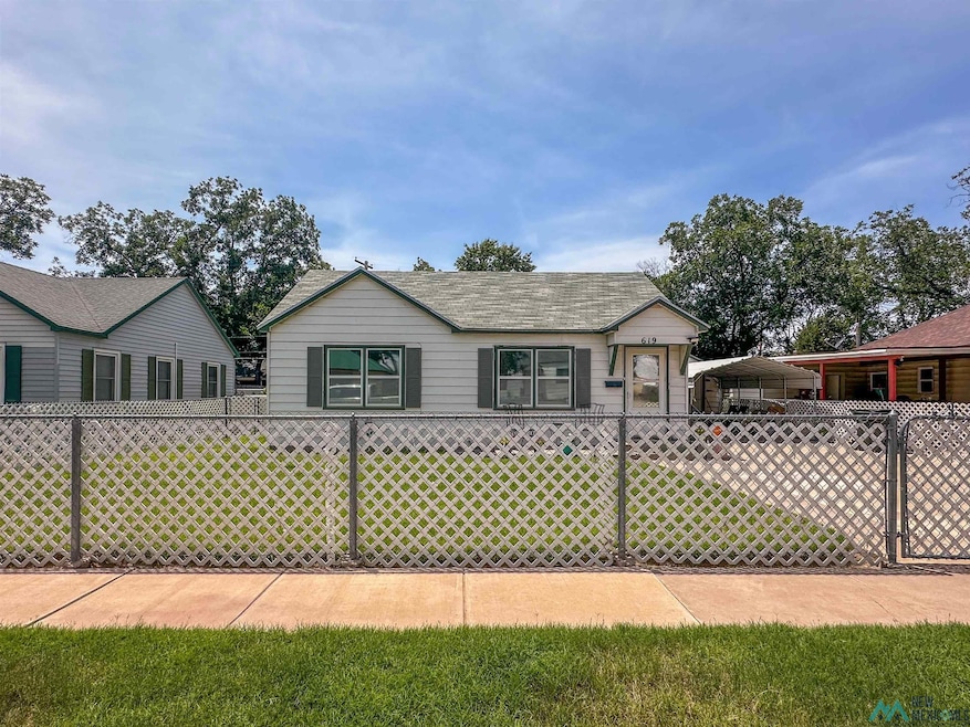 Pending $215,000 • Co-Listing Agent