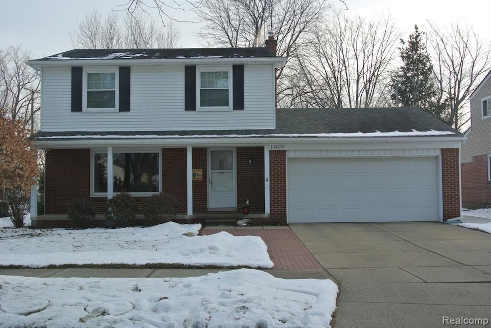 3 bdrm brick colonial