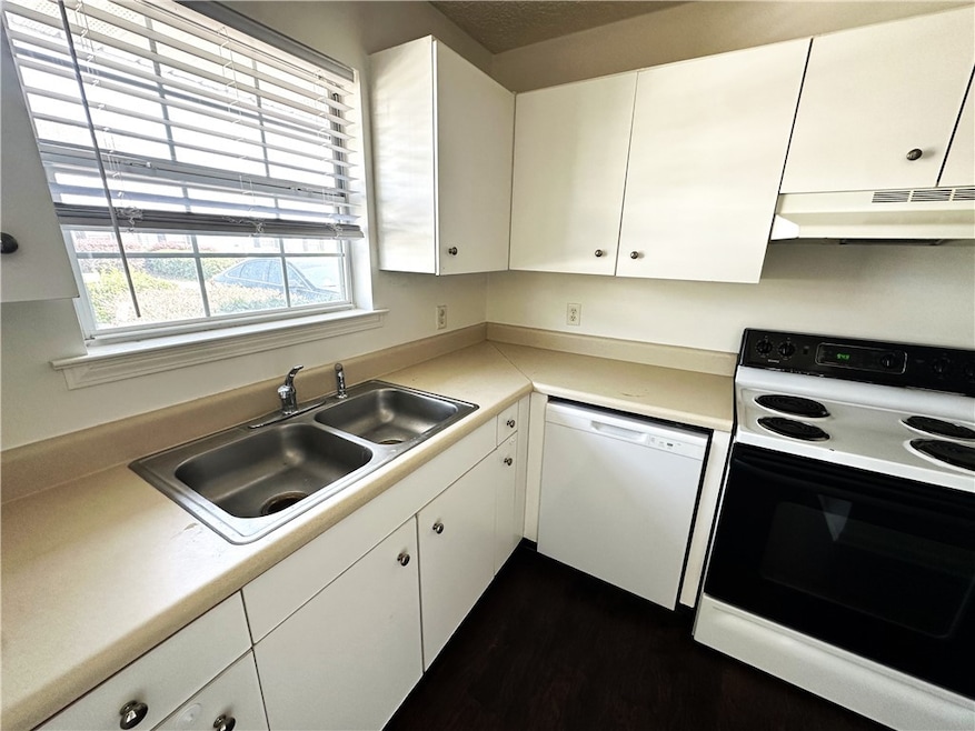 115 Winter Chase Ln, Brunswick, GA 31520 - photo 1