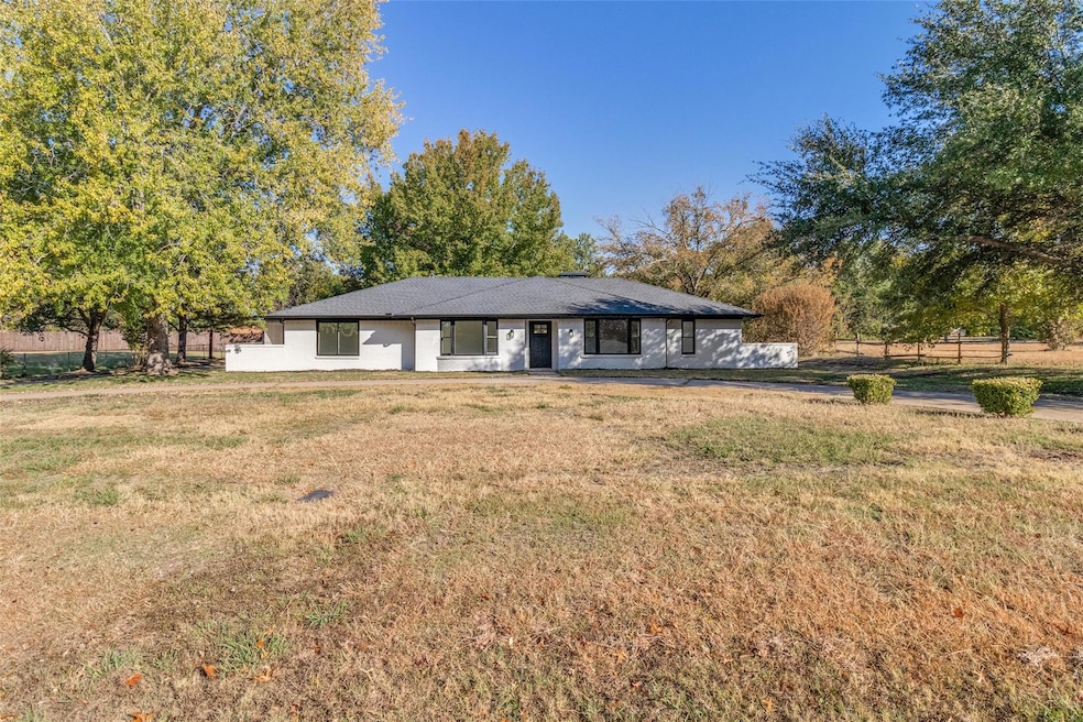 4509 Vista Lagos Dr, Sherman, TX 75090 - photo 1