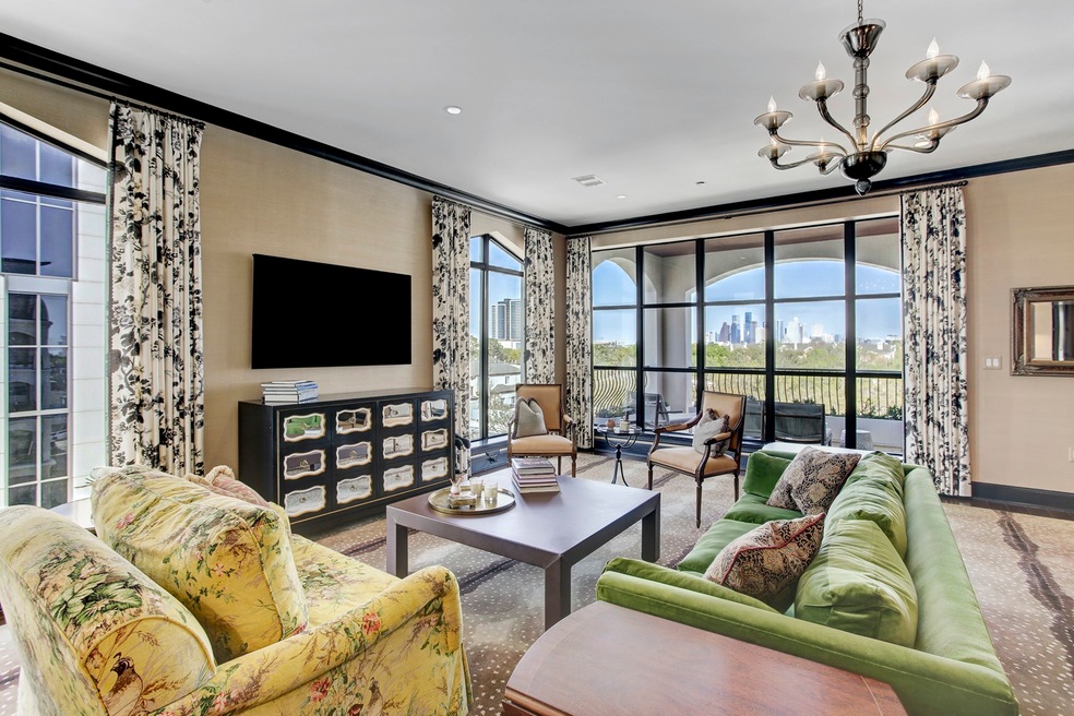Exquisite and stylish mid rise boutique, Chateau 1