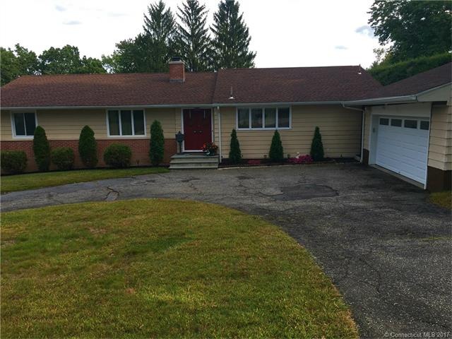 101 Eastridge Dr, Waterbury, CT 06708 - photo 1