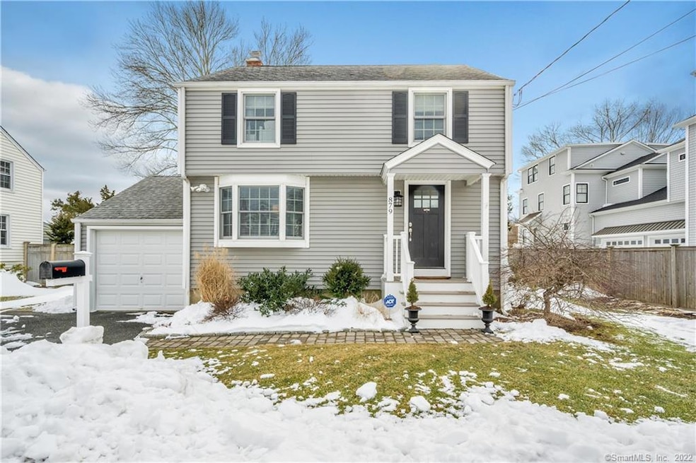 879 Oldfield Rd, Fairfield, CT 06824 - photo 1