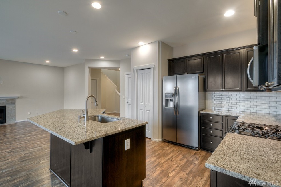 728 Williams St NW unit 2, Orting, WA 98360 - photo 1