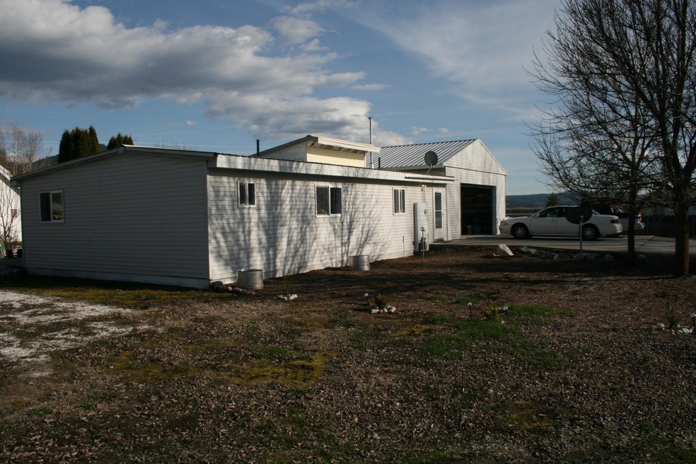 722 W Main Ave, Chewelah, WA 99109 - photo 1