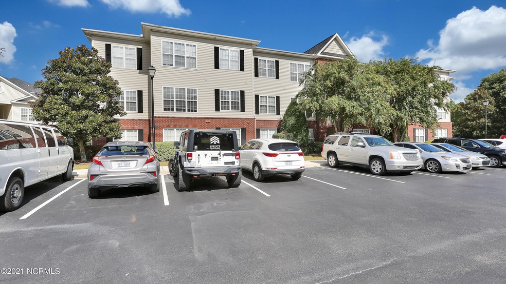 2807BloomfieldLane-01