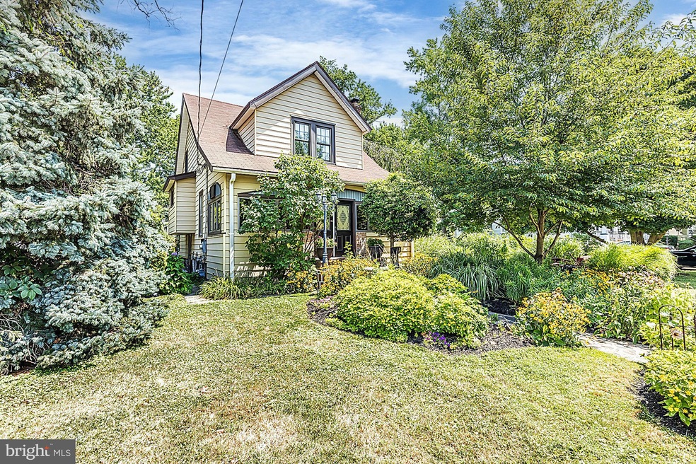 233 W Amosland Rd, Norwood, PA 19074 - photo 1