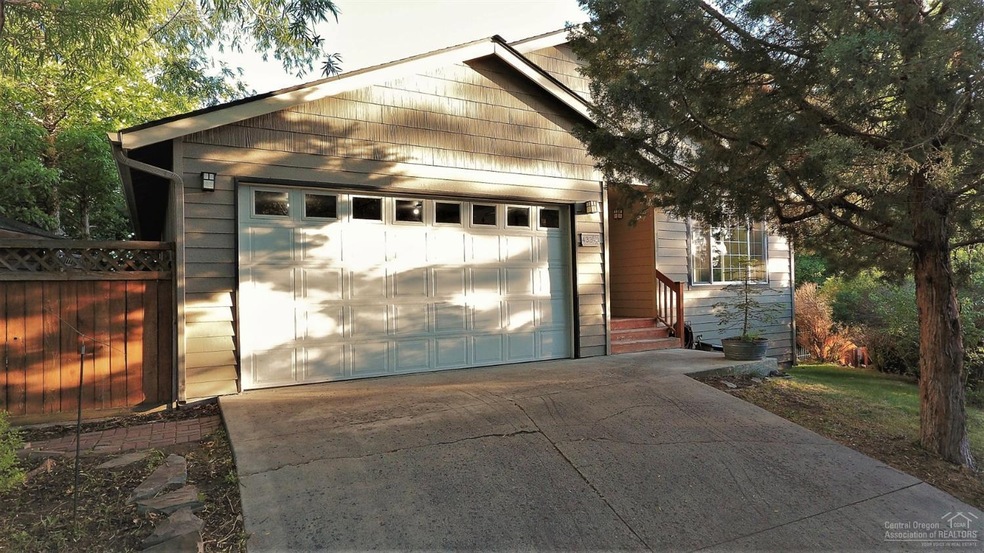 433 NE Alpenview Ln, Bend, OR 97701 - photo 1