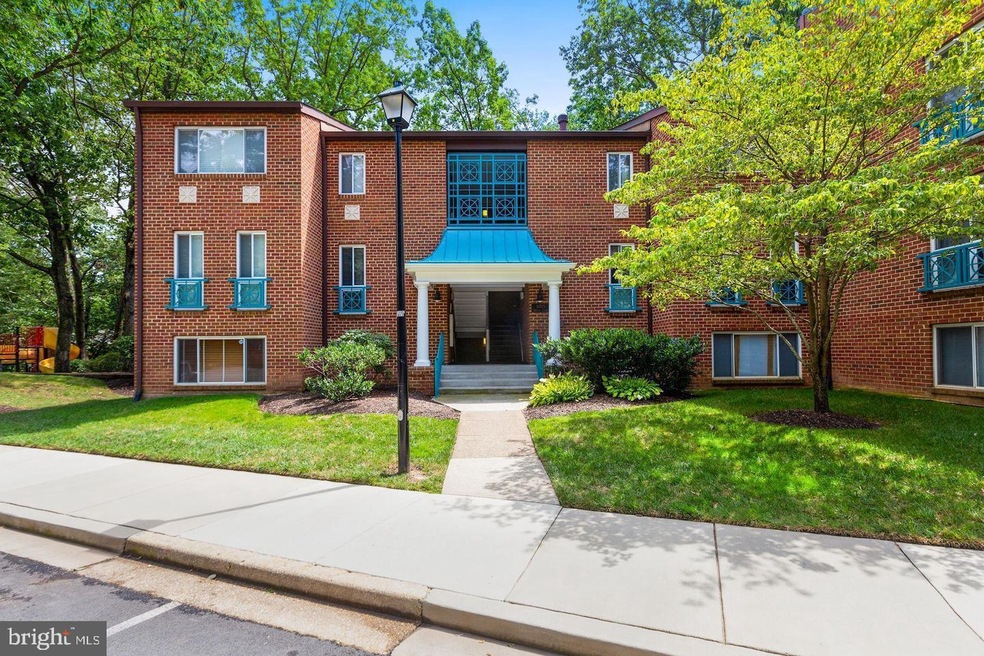 11815 Breton Ct unit 11B, Reston, VA 20191 - photo 1