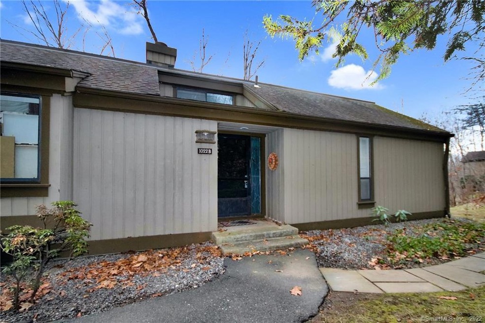 1022 Heritage Village unit B, Southbury, CT 06488 - photo 1