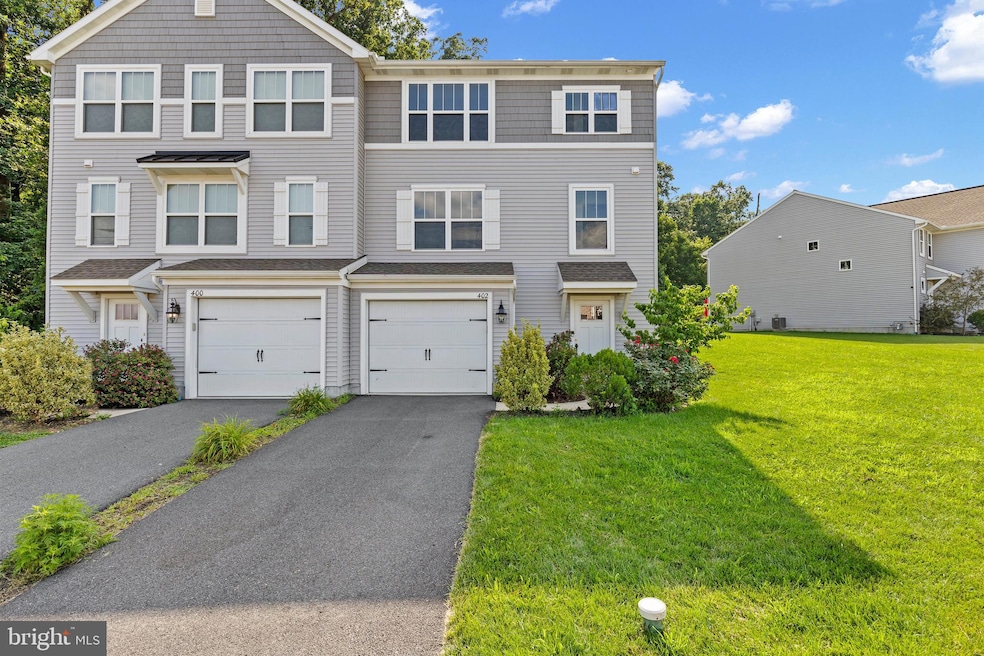 402 Smokering Dr, Robesonia, PA 19551 - photo 1