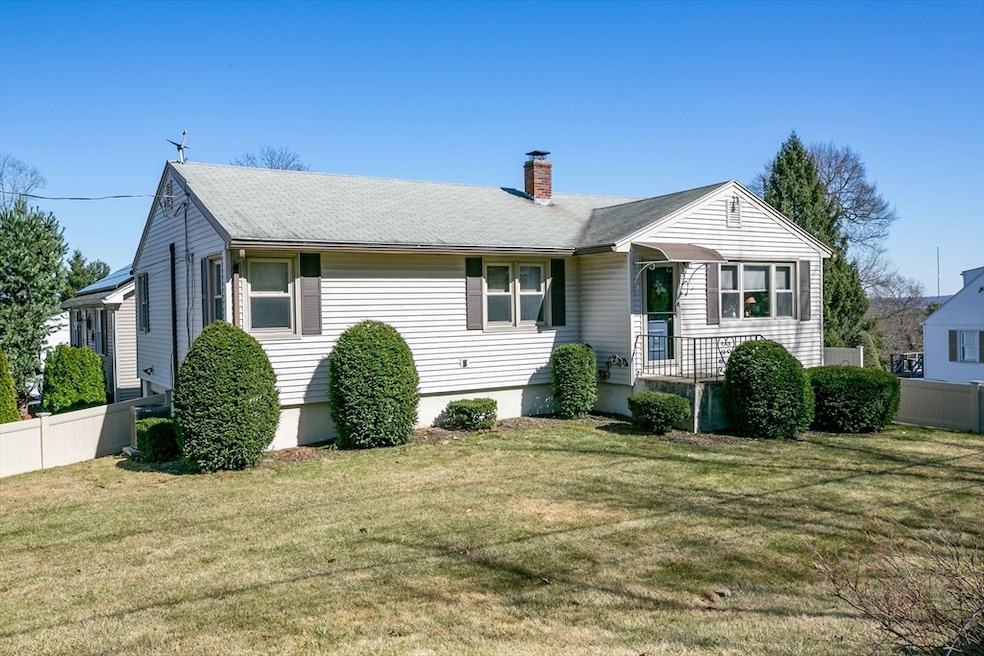 199 Sunderland Rd, Worcester, MA 01604 - photo 1