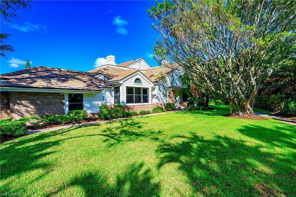 Welcome home to 571 Park Shore Drive in the Villas