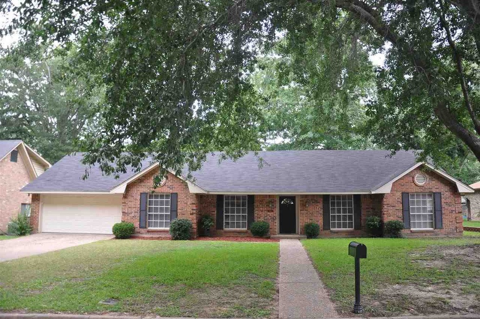 6119 Wilshire Dr, Tyler, TX 75703 - photo 1