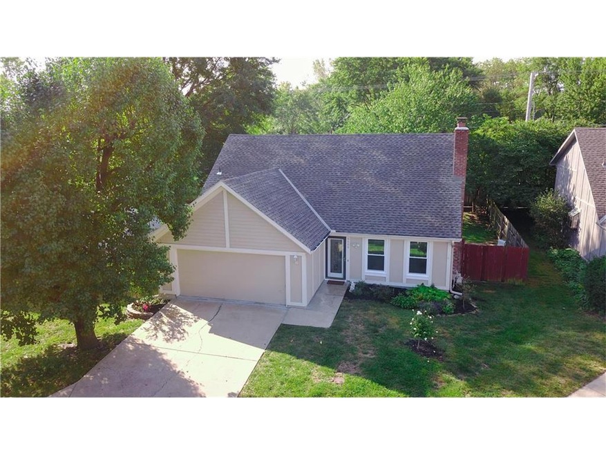 3 Bed, 2 full Bath, 2 Car Garage. Seller painted n