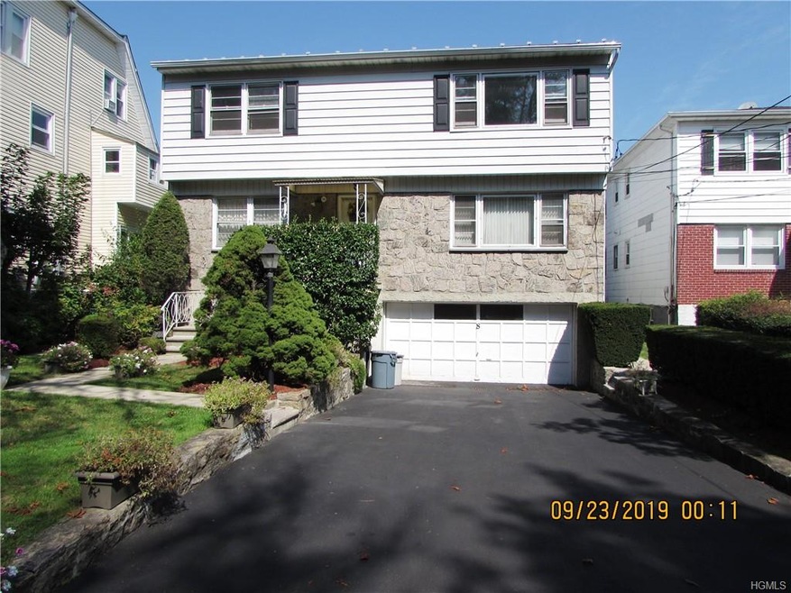 8 Victoria Ln unit 2, Yonkers, NY 10701 - photo 1