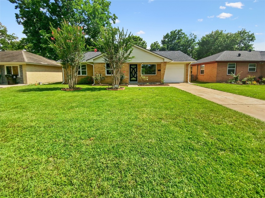 229 Red Ripple Rd, Houston, TX 77076 - photo 1