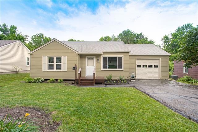 11709 W 68th Place, Shawnee, KS 66203 - photo 1