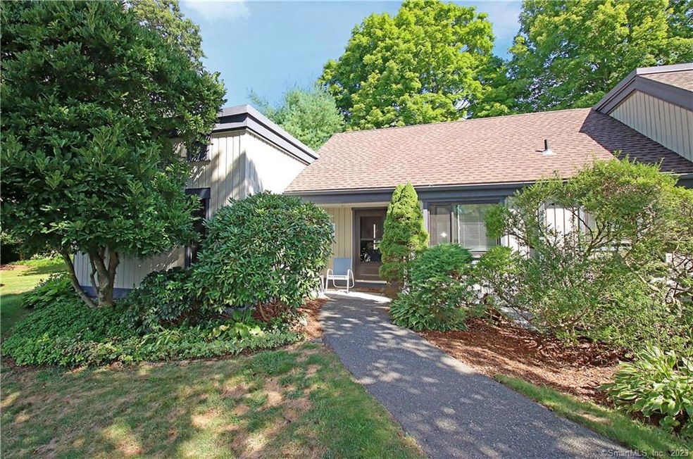 916A Heritage Village unit 916AA, Southbury, CT 06488 - photo 1